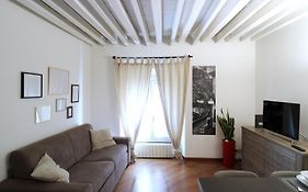 Moscova Apartment